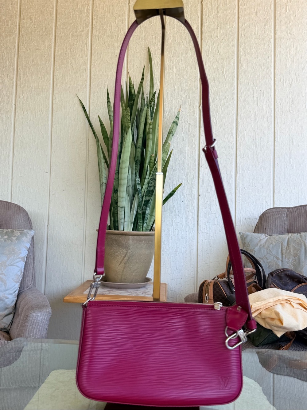 Louis Vuitton Epi Clutch/crossbody bag💝💝💝